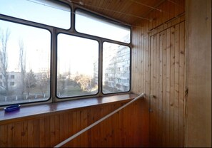 Economy Apartment (Mykilsko-Slobidska Str. 4 3rd floor) | Terrace/patio - Valentina Apartmenty (Kyiv)