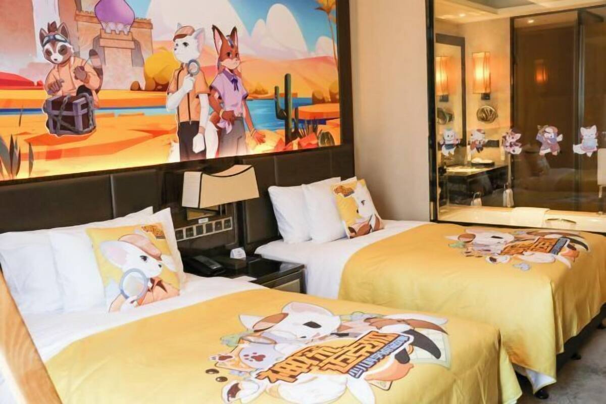 Hypo-allergenic bedding, minibar, in-room safe, desk