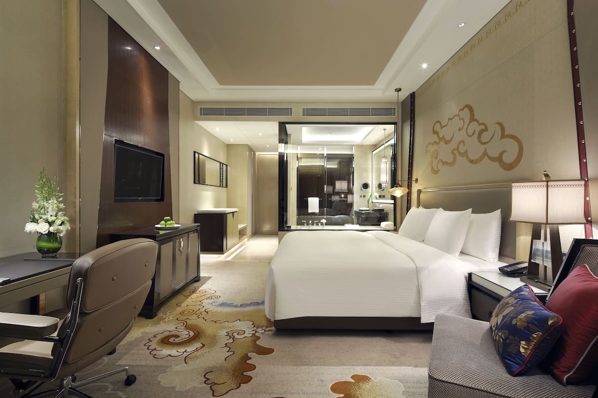 1 bedroom, minibar, desk, blackout drapes