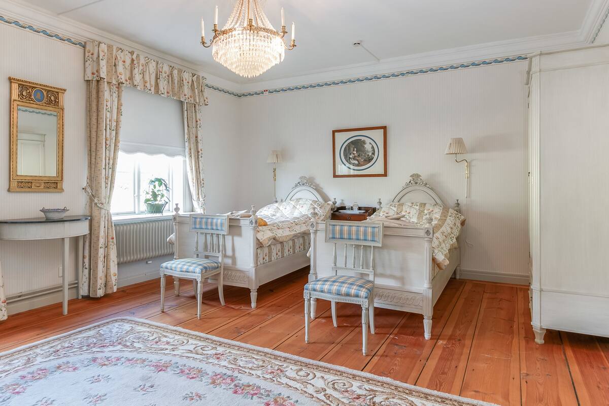 Superior Twin Room, Garden View | Premium bedding, desk, iron/ironing board, free WiFi