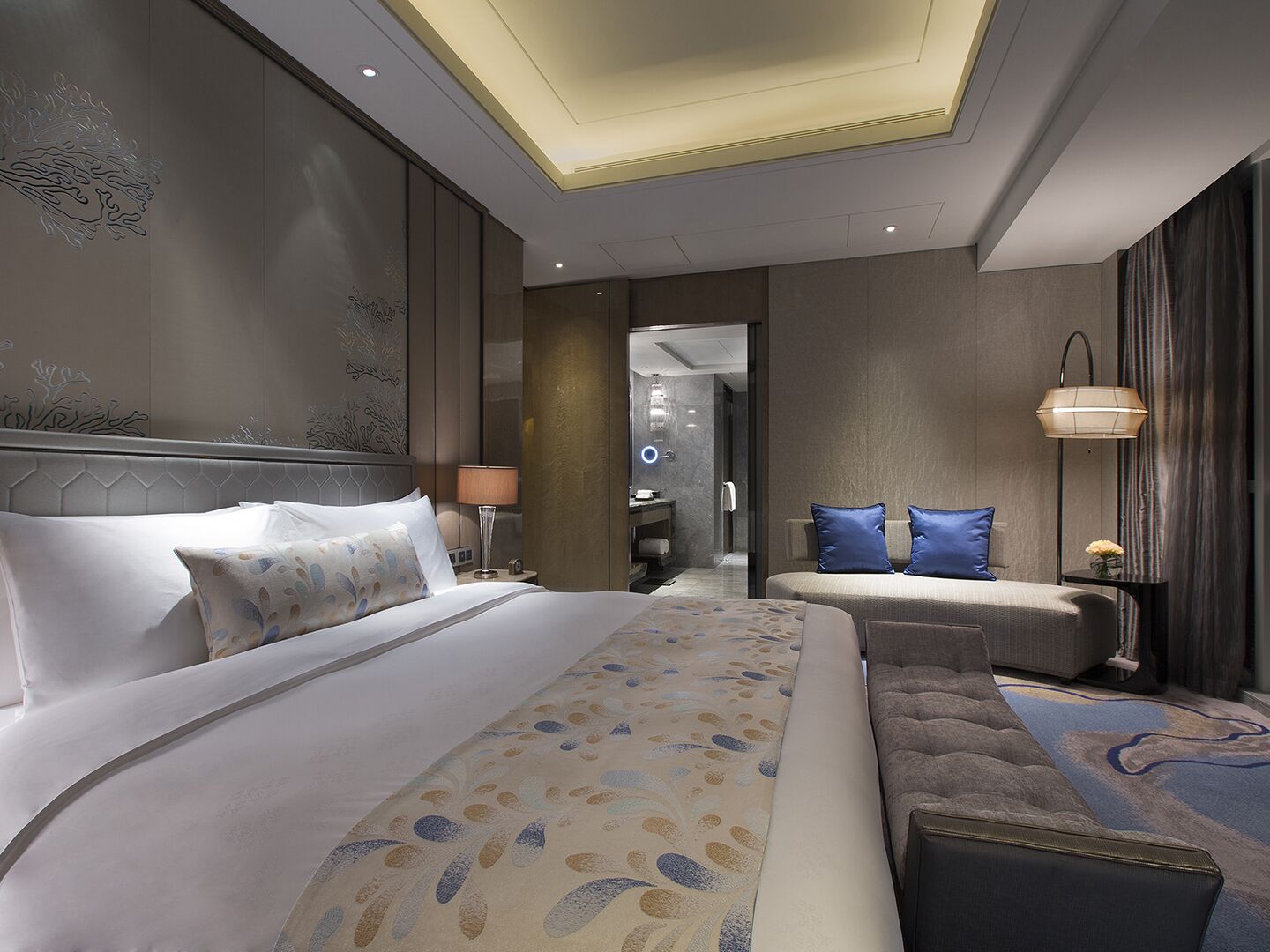 Premium Suite, 1 King Bed, Sea View | Bathroom | Separate tub and shower, towels