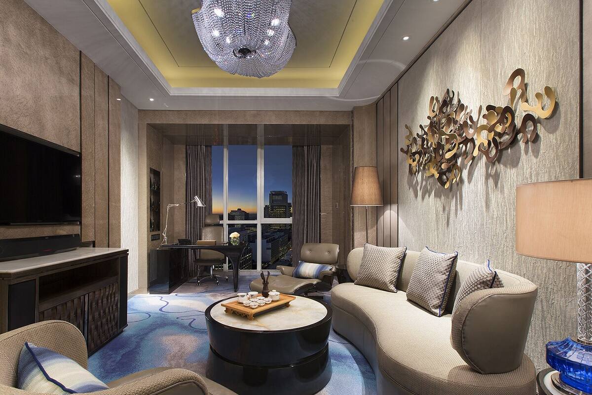 Suite Prestige, 1 très grand lit, vue sur la mer | Minibar, coffre-fort, espace de travail pour ordinateurs portables