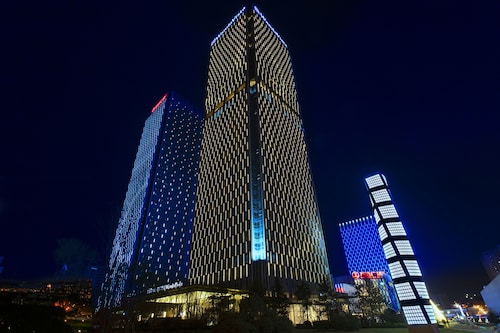 Pullman Yantai Center