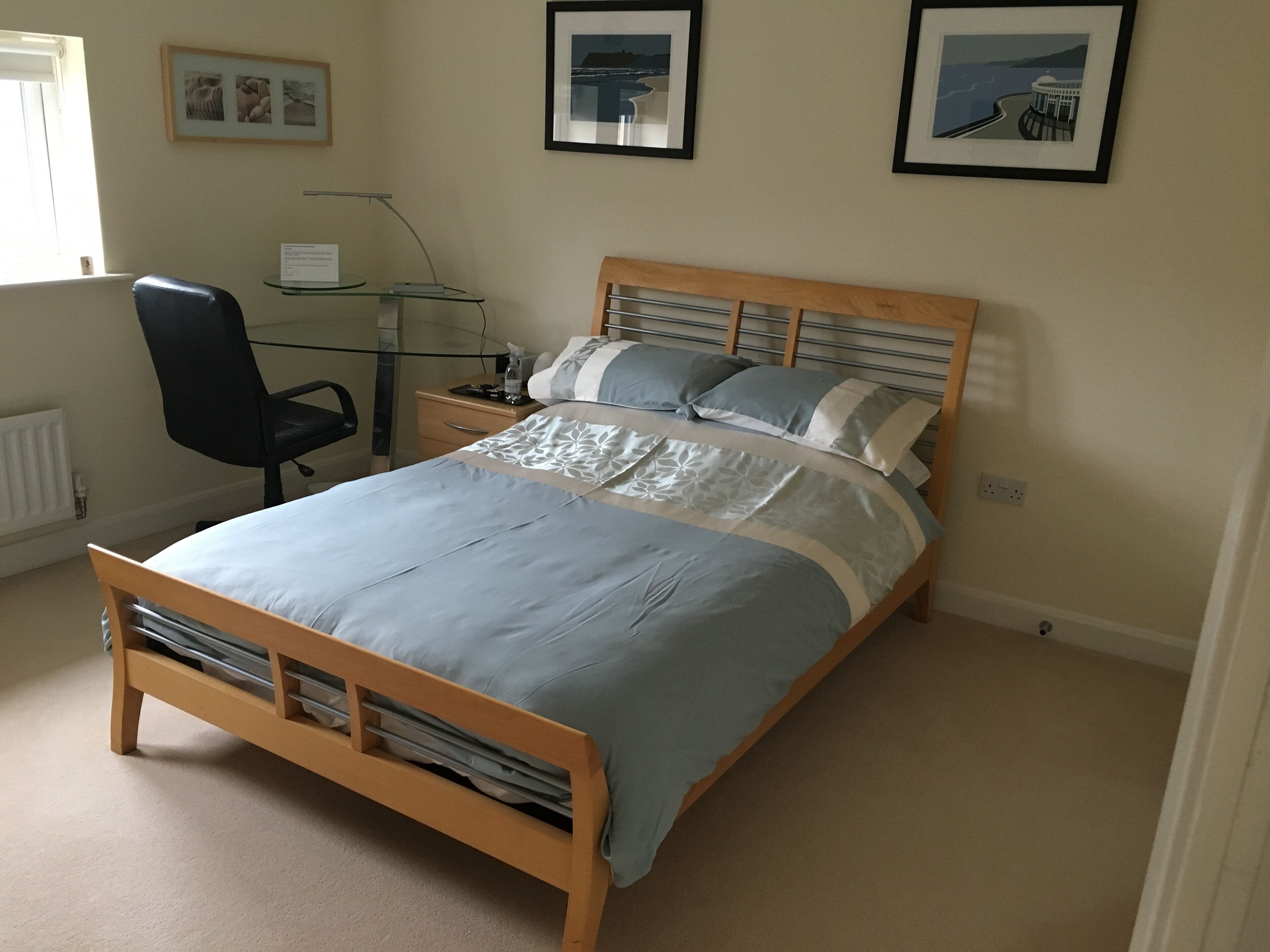 1 sovrum, skrivbord, strykjärn/strykbräda och wi-fi