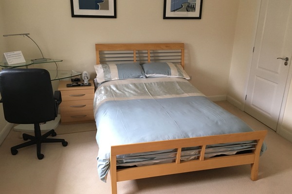 Double ensuite bedroom inc bedside cabinet, storage, welcome extras & guest des