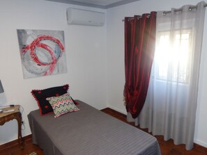 2 bedrooms, internet, bed sheets - Casa do Adro - Rustic House (Proença-a-Nova)