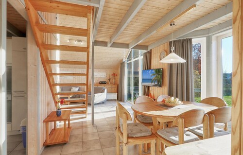 Cozy home in Rechlin with WiFi