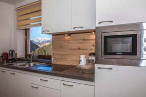 Fridge, microwave, oven, dishwasher - 1. Parseier - Apart Bergland (Kaunertal)