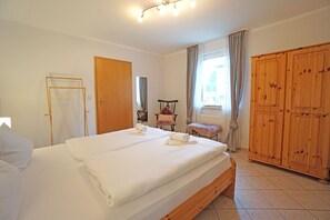 2 bedrooms, WiFi, bed sheets