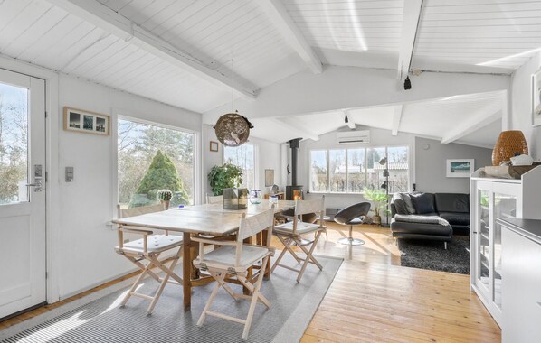 Dining - Nice home in Jægerspris with kitchen (Jægerspris)