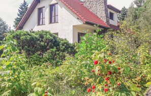 Exterior detail - Amazing home in Purda with kitchen (Purda)