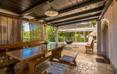 Lovely home in Malinska Dubasnica