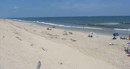 Original Cottage, recent upgrades, Beach 100'' ,Pool, 4 Bed, and 2 Ba