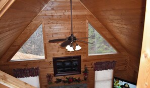 Interior -  Wild Thang – A Cozy Winter Retreat in the Heart of Pigeon Forge (Pigeon Forge)