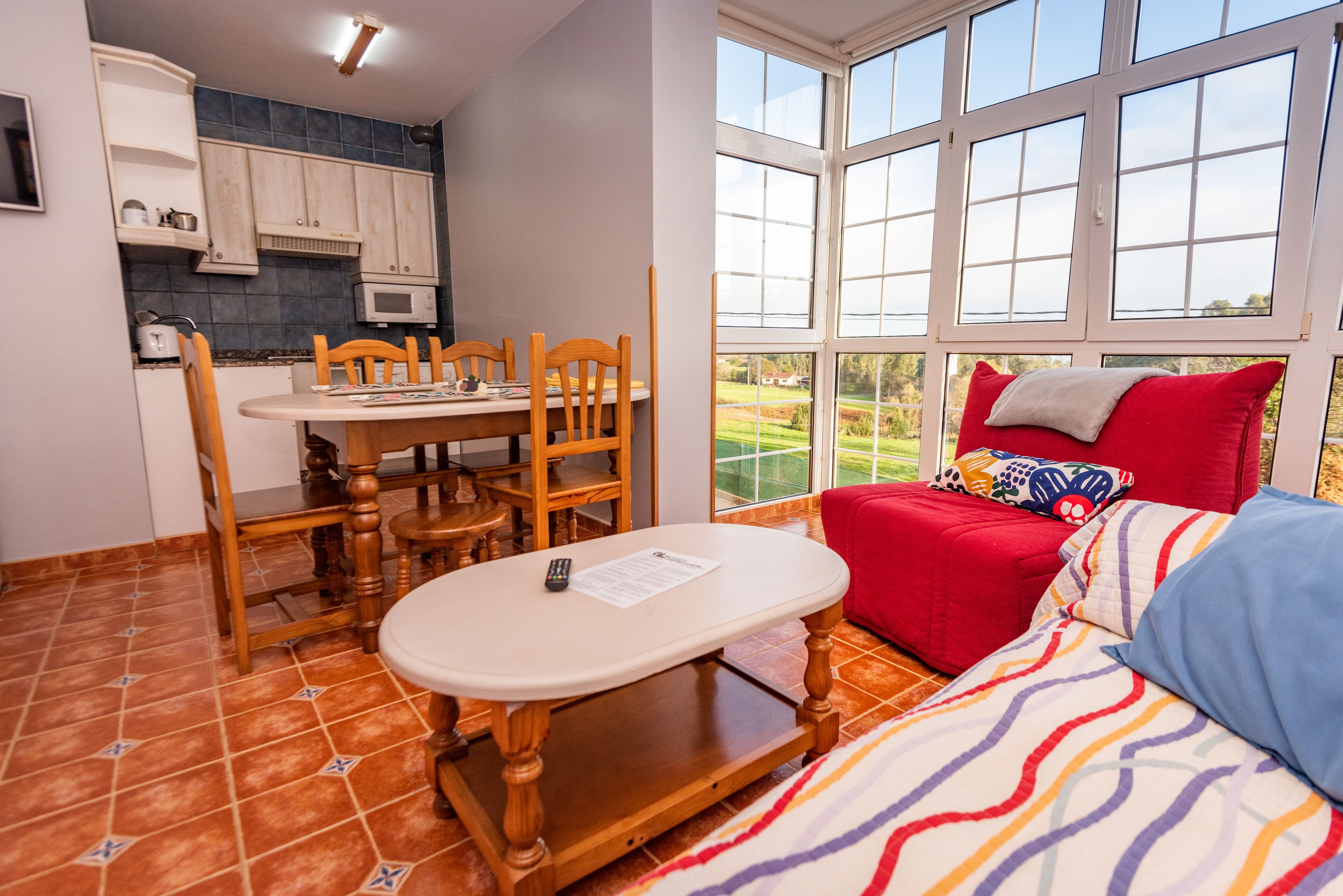 apartamentos para 4/5 personas | private kitchen | full-sized fridge, microwave, stovetop, coffee/tea maker