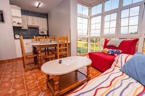 Apartamentos para 4/5 personas | Cocina privada | Frigorífico grande, microondas, placa de cocina y cafetera o tetera