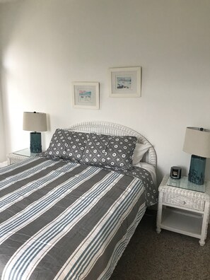 2 chambres, fer et planche à repasser, accès Internet, draps fournis