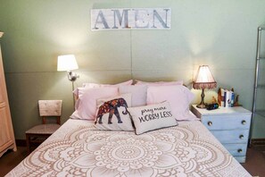 1 chambre, lit avec matelas en mousse à mémoire