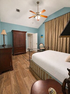 2 bedrooms, desk, iron/ironing board, free WiFi