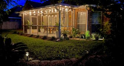 Centrally Located- 2 mi. North of downtown OS with screened porch, full kitchen