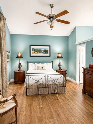 2 bedrooms, desk, iron/ironing board, free WiFi