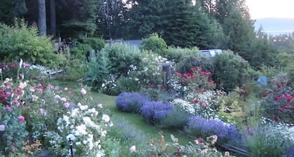Morningside Garden Suite sur la belle Ăźle de Salt Spring