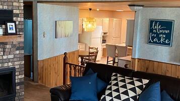 TV connectée, livres, vidéothÚque