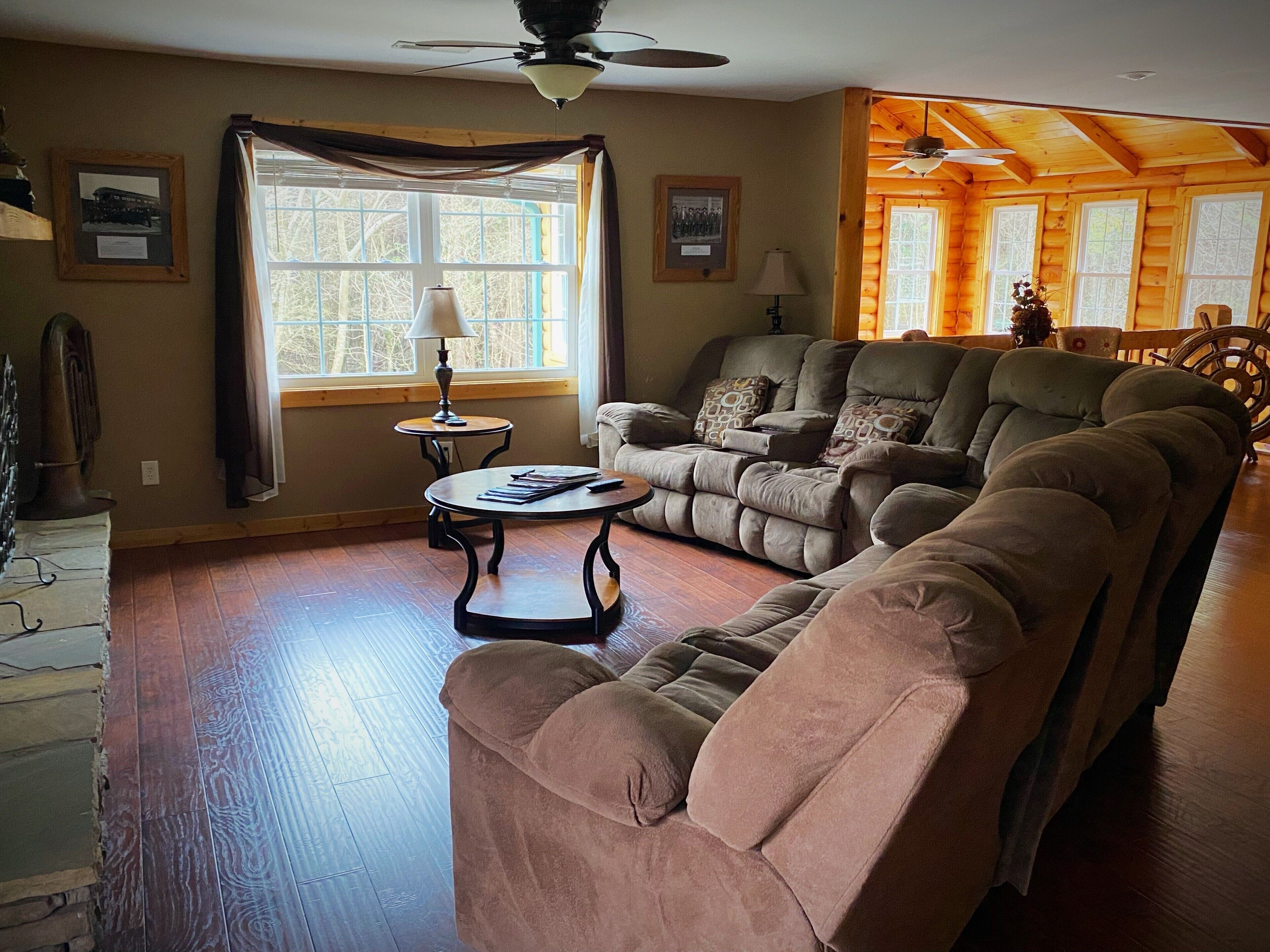 TV, fireplace, DVD player, books