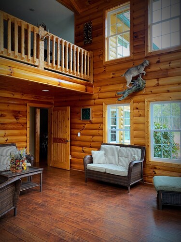 Great for family vacations, weddings, And Church retreats. 