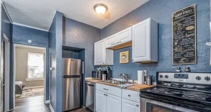 1920-luvun vanhakaupunki historiallisessa Saint Charlesissa - täysin remodeled