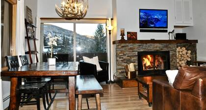 Steps from the gondola and ski school in the heart of Lionshead Village