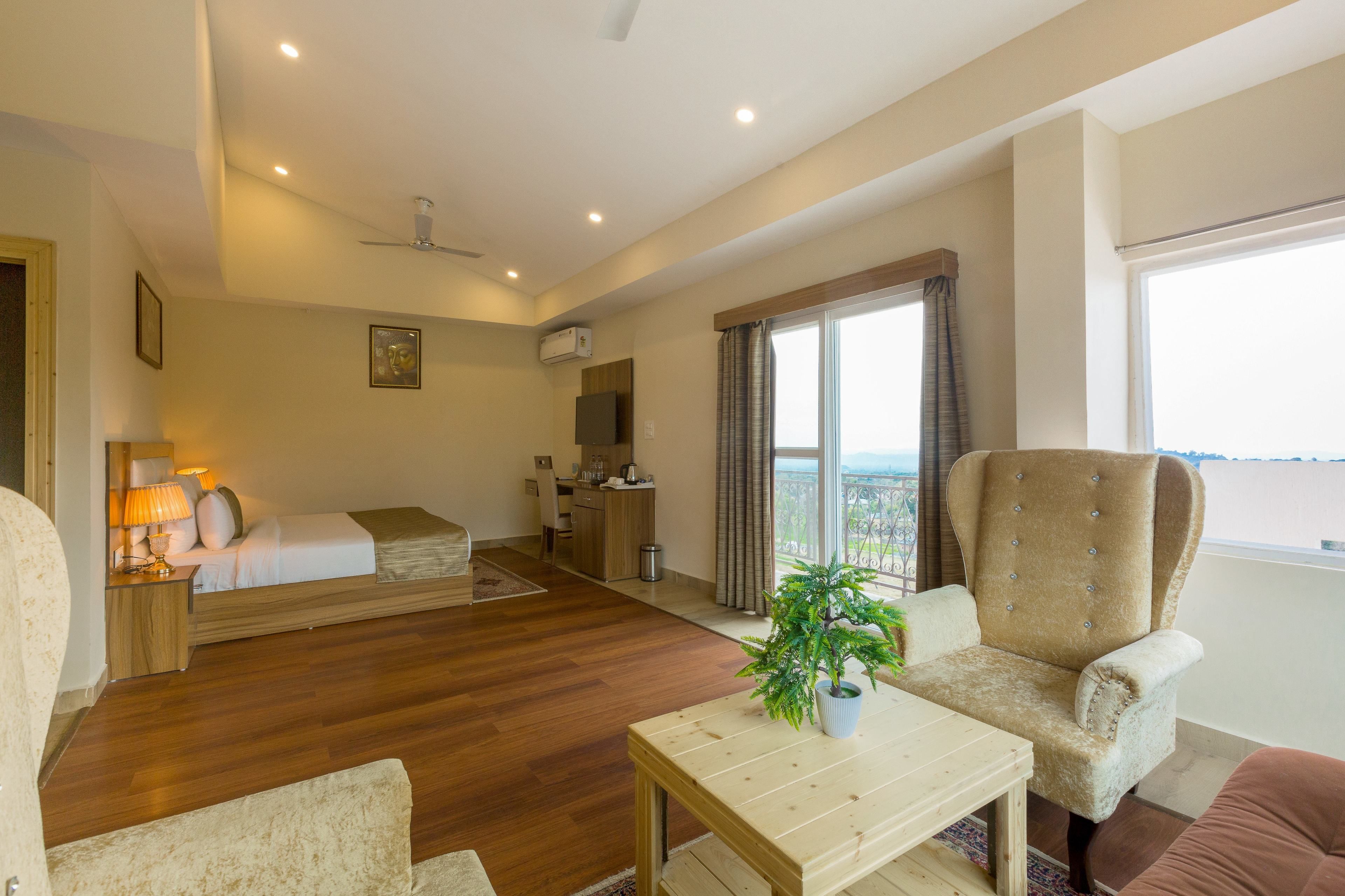 classic room, 1 king bed, non smoking, valley view | premium bedding, desk, laptop workspace, blackout curtains