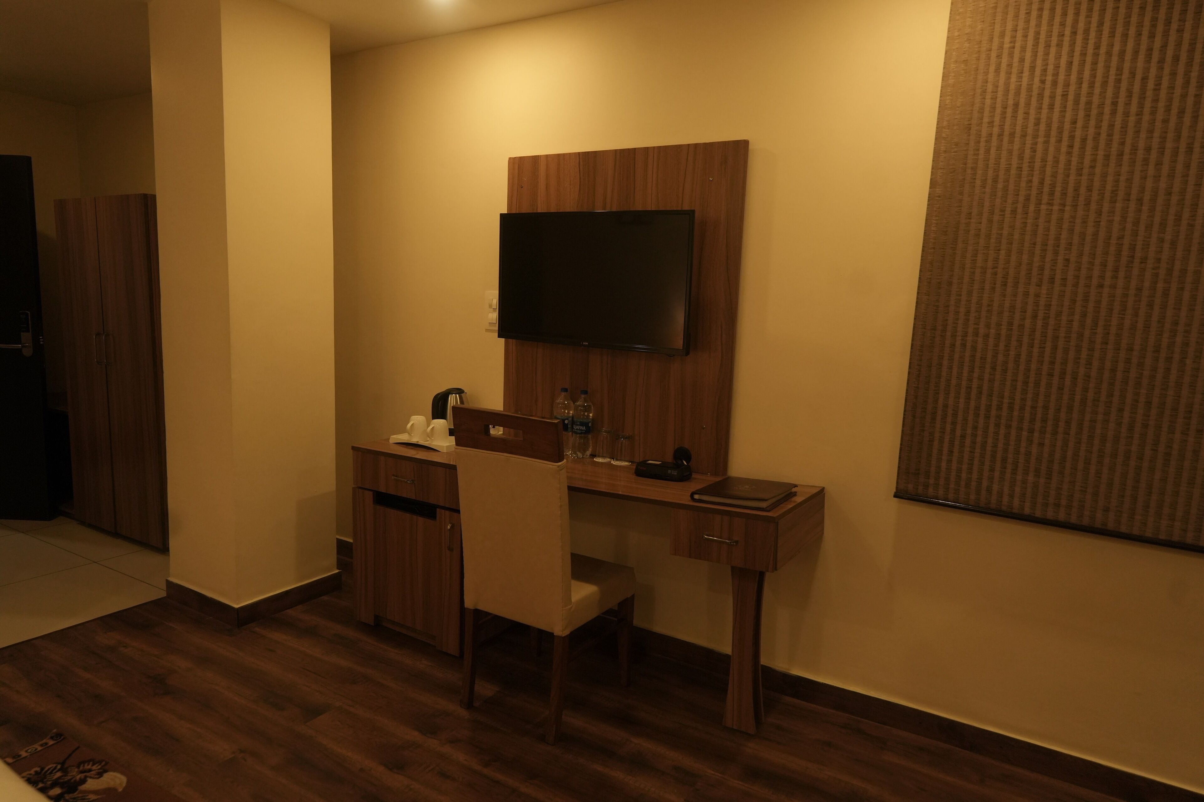 classic room, 1 king bed, non smoking, valley view | premium bedding, desk, laptop workspace, blackout curtains