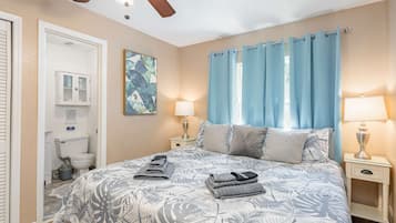 3 bedrooms, desk, iron/ironing board, travel crib