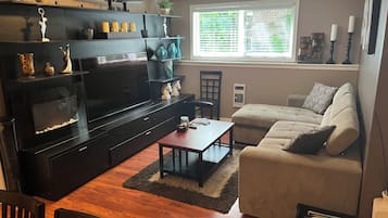 Smart TV, fireplace