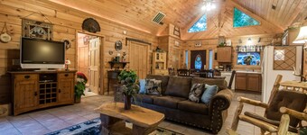 Overlooking pool & playground, walking distance to Thunder Ridge Arena.