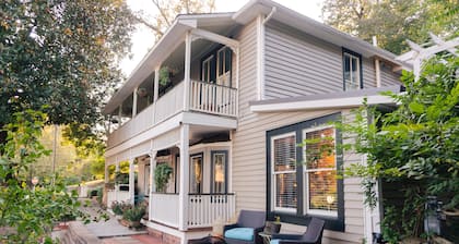 The Tomlin House - Hike, Wine, Dine - Historic Gem in North GA Mountains!