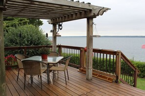 Outdoor dining - Beautiful Views, Sunrises, Dog Friendly, Comfortable! (Penn Yan)
