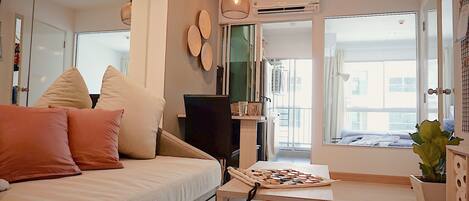 1 Bedroom | Living area