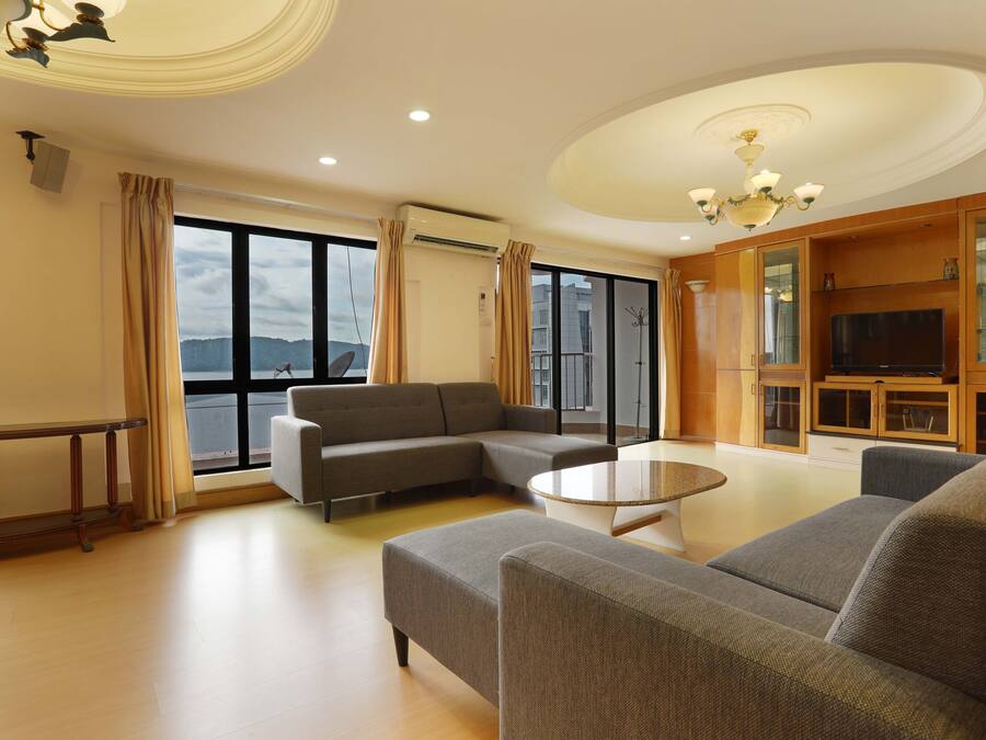 Comfort Penthouse, 5 Bedrooms | Living area | Flat-screen TV