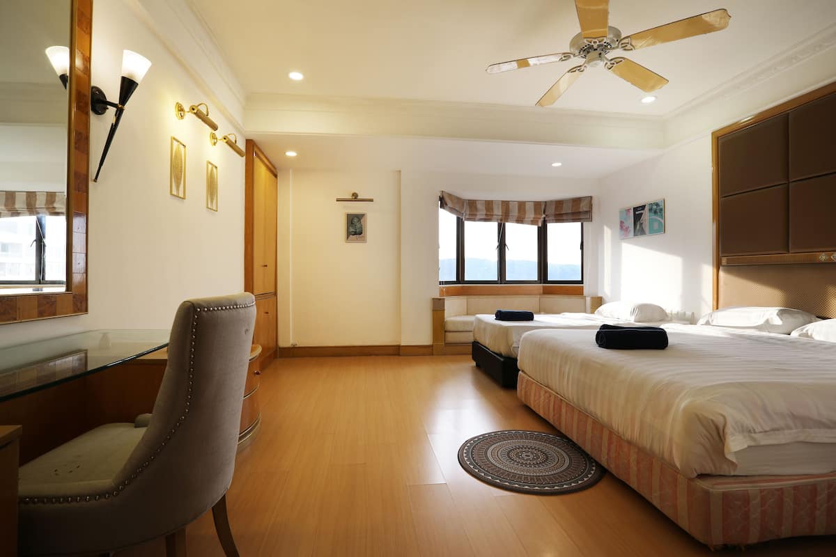 Comfort Penthouse, 5 Bedrooms | Desk, laptop workspace, iron/ironing board, cots/infant beds