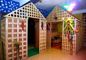 Flat-screen TV - Green Leaf Guest House (Sreemangal)