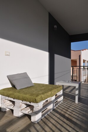 Deluxe Triple Room | Terrace/patio - Alicata B&B La Dimora Del Vento (Licata)