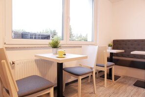 Dining - bestprice Hotel Eschweiler (Eschweiler)