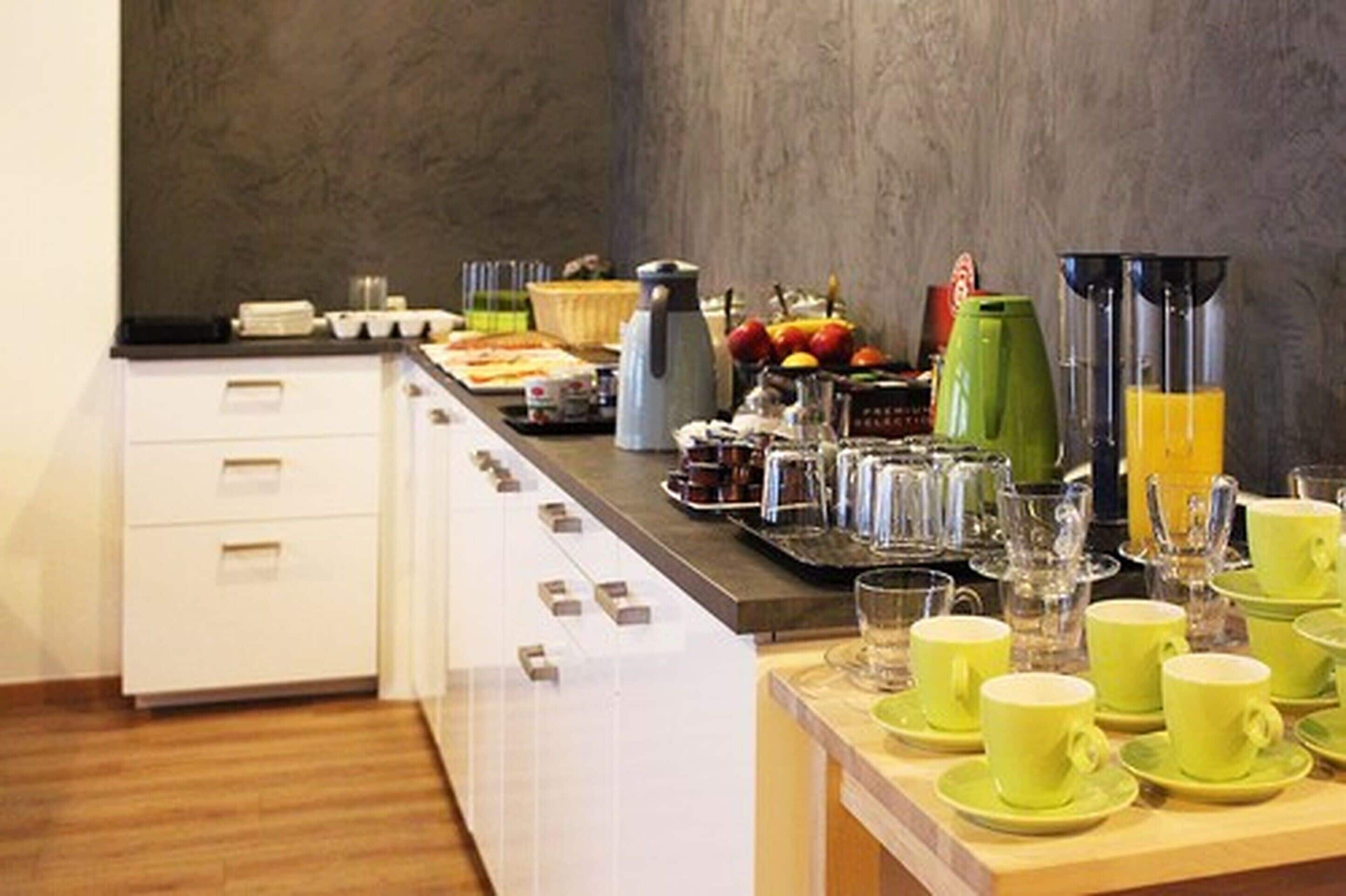 Desayuno buffet diario (EUR 8.90 por persona)