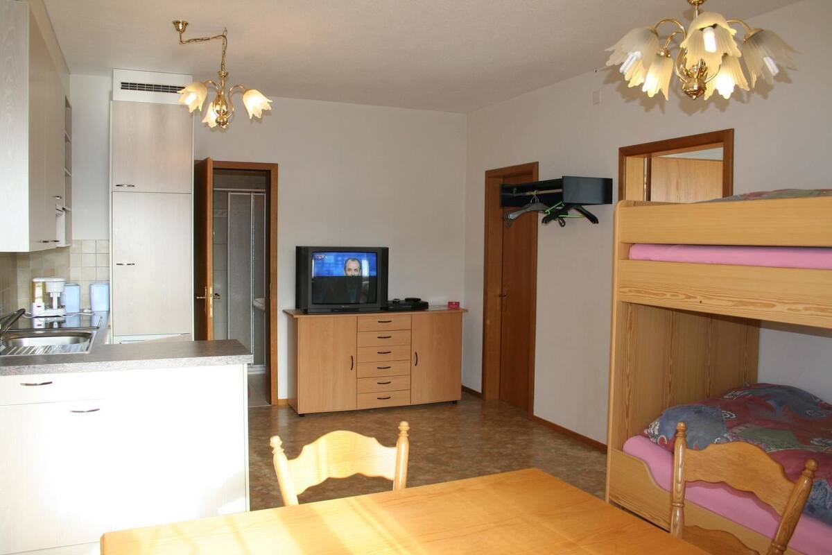 Apartment | Iron/ironing board, free cots/infant beds, rollaway beds, free WiFi