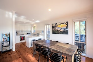 Dining - Jan Juc Riviera Coastal Retreat - Made for Families (Jan Juc)