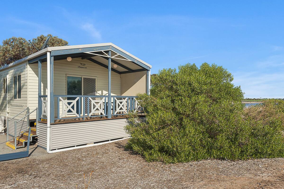 Executive Villa, 2 Bedrooms | Free WiFi, bed sheets