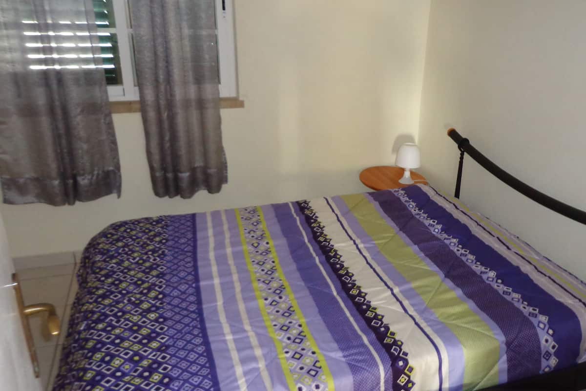 Appartement, 1 chambre, terrasse (Nunes II) | Literie de qualité, fer et planche à repasser, accès au Wi-Fi (inclus)
