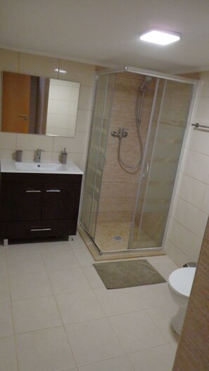 Apartment, 1 Bedroom (Nunes) | Bathroom | Spring water bathtub, rainfall showerhead, hair dryer, bidet - Bela & Nunes (Lagoa)